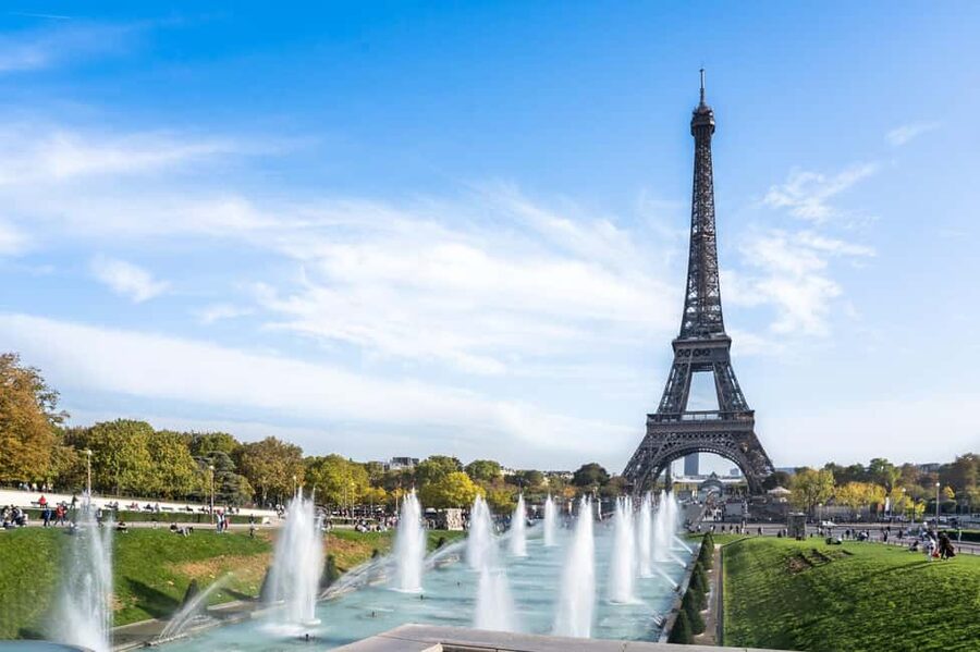 Paris: Skip-the-Line Eiffel Tower and Trocadero Gardens Tour - The guide can shape the whole visit