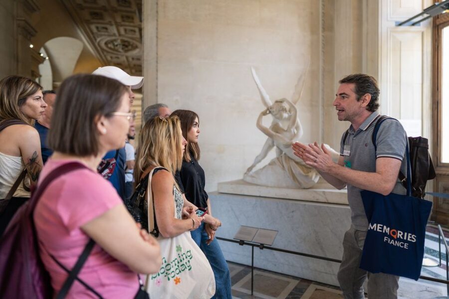 Paris: Skip-the-Line Louvre Highlights Guided Tour - The Louvre’s royal setting and grand rooms