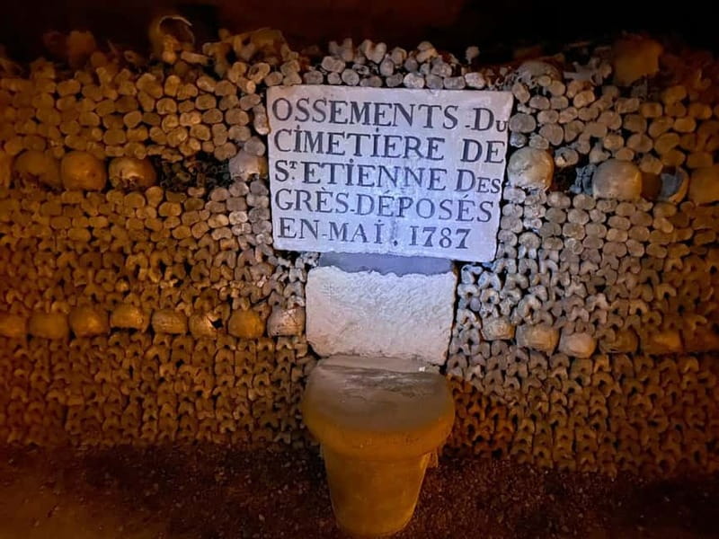 Paris: Small-Group Catacombs Tour with Skip-the-Line Entry - The Guide Matters More Than Usual