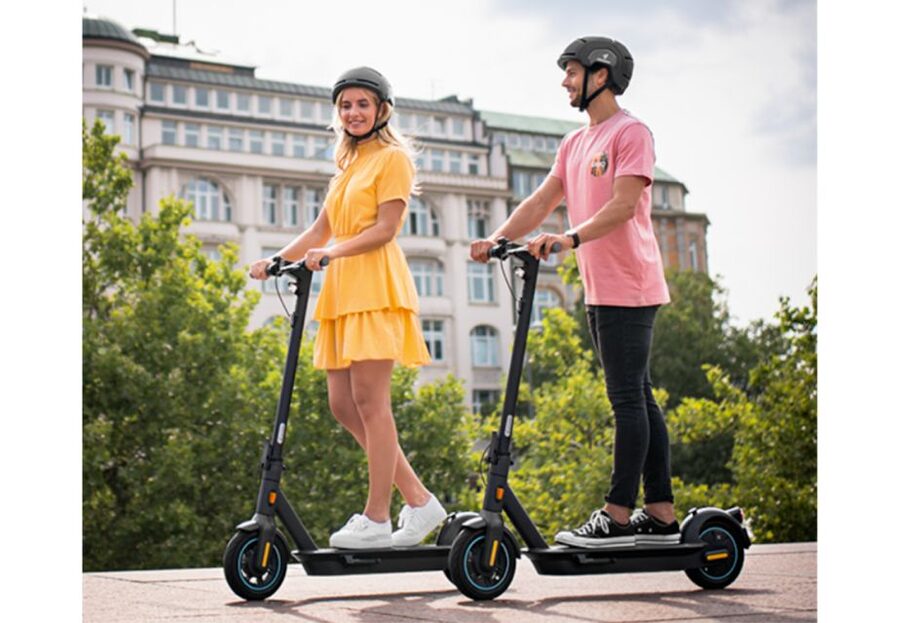 Paris: Small-Group E-Scooter Tour with a Local Guide - What the guides add to the ride