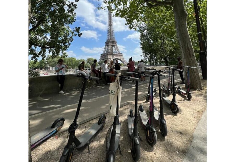Paris: Small-Group E-Scooter Tour with a Local Guide - Pont des Arts and the Seine views