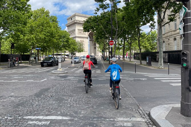 Paris: Small Group Highlights E-Bike Guided Tour - Place de la Concorde and the Champs-Elysées