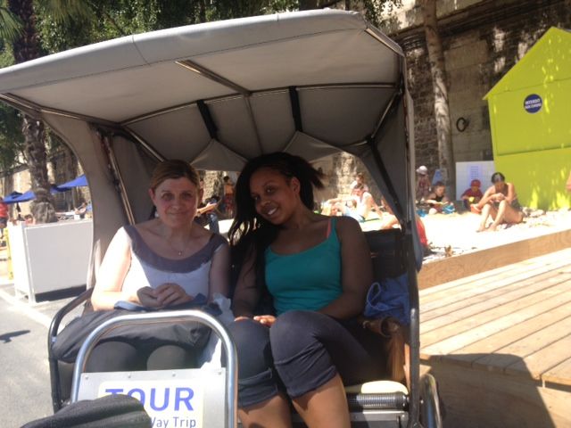 Paris Tuk-Tuk: 2, 4 or 6H First Highlights & Parisian Areas - Montmartre from a seated view