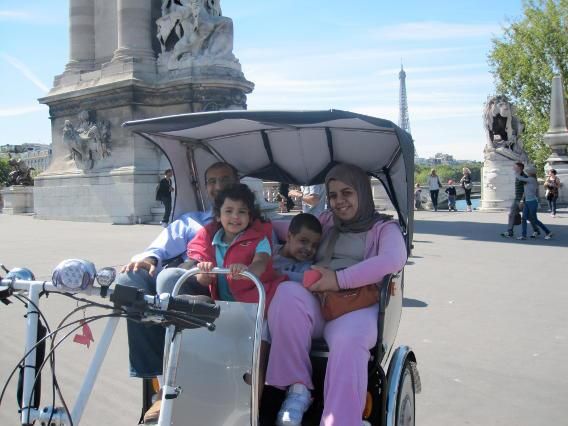 Paris Tuk-Tuk: 2, 4 or 6H First Highlights & Parisian Areas - The Marais and everyday Paris