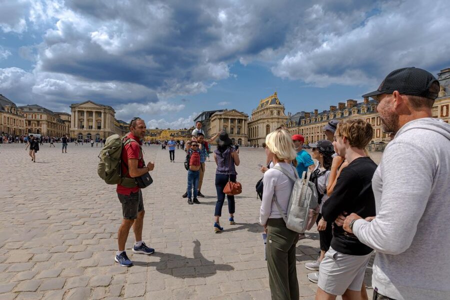 Paris: Versailles Palace and Queen Hamlet E-Bike Tour - A picnic by the Grand Canal