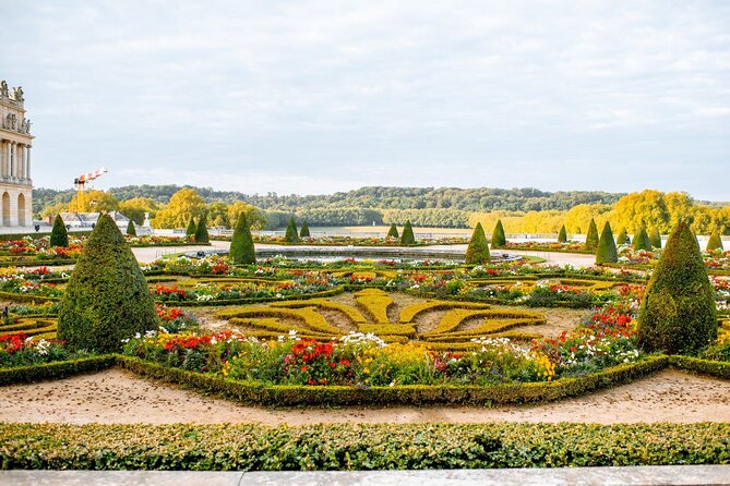 Paris: Versailles Palace with Gardens and Estate Entrance Ticket - Crowds, weather, and the best pace