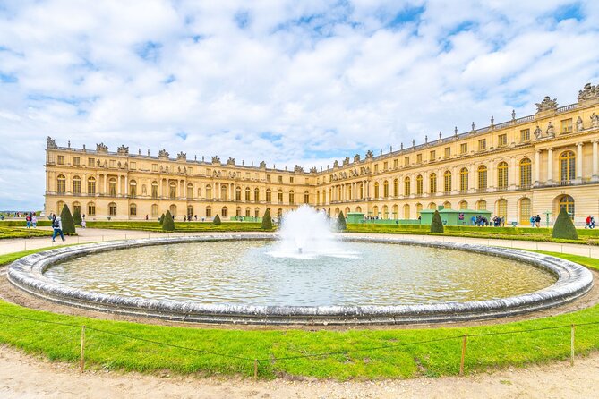 Paris: Versailles Palace with Gardens and Estate Entrance Ticket - Entering the Palace of Versailles
