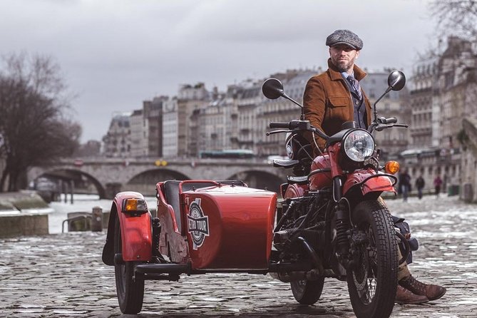Paris Vintage Private City Tour on a Sidecar Motorcycle - The Eiffel Tower, Arc de Triomphe, and Les Invalides