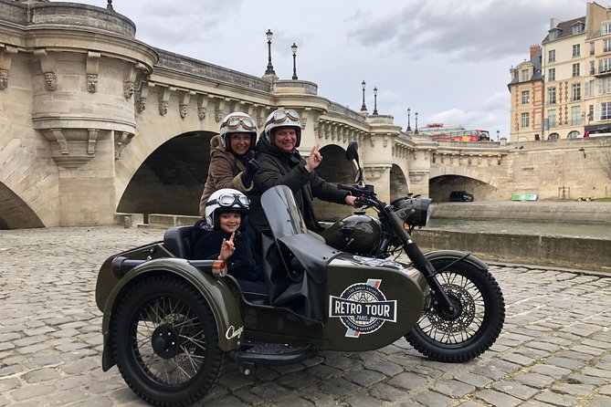 Paris Vintage Sidecar Tour – Emily in Paris highlights - What the guides add to the ride