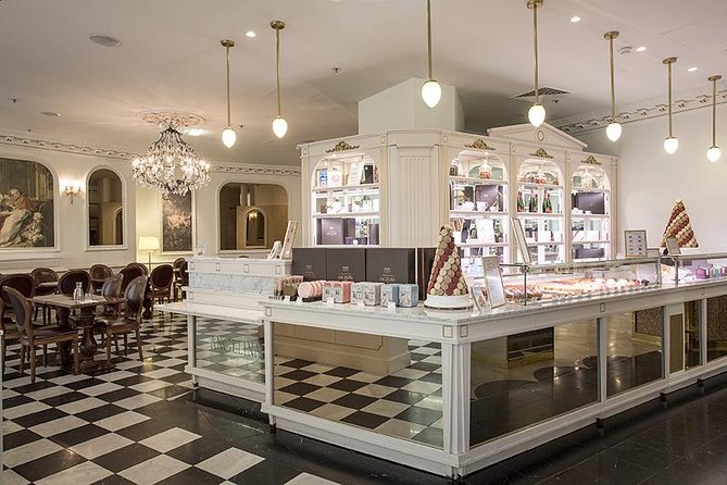 Paris VIP Shopping Experience-Lounge Access, Tea time & Transfer - Bag delivery keeps the rest of your day manageable