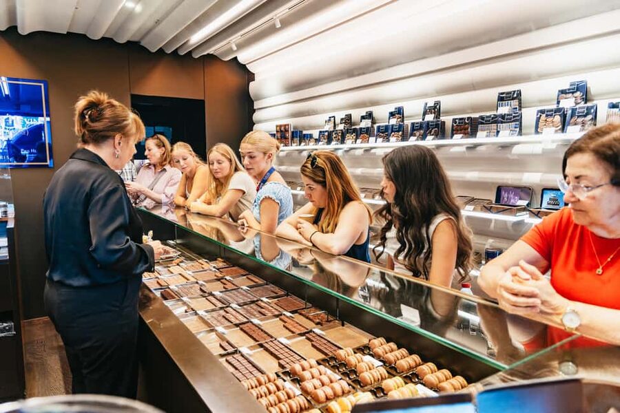 Paris: Walking Food Tour with Cheese, Wine and Delicacies - Pastries, chocolates, and the sweet finish