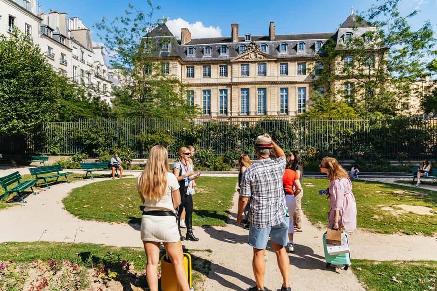 Paris: Walking Food Tour with Cheese, Wine and Delicacies - The opening tastings: a quick introduction to French flavor