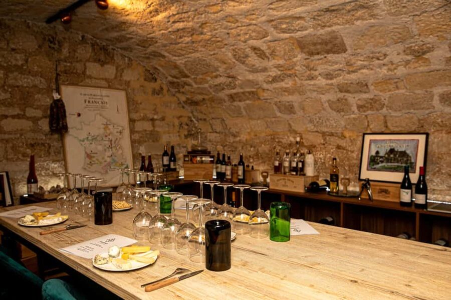 Paris: Wine & Cheese Tasting Master Class Near Eiffel Tower - Who should book this experience