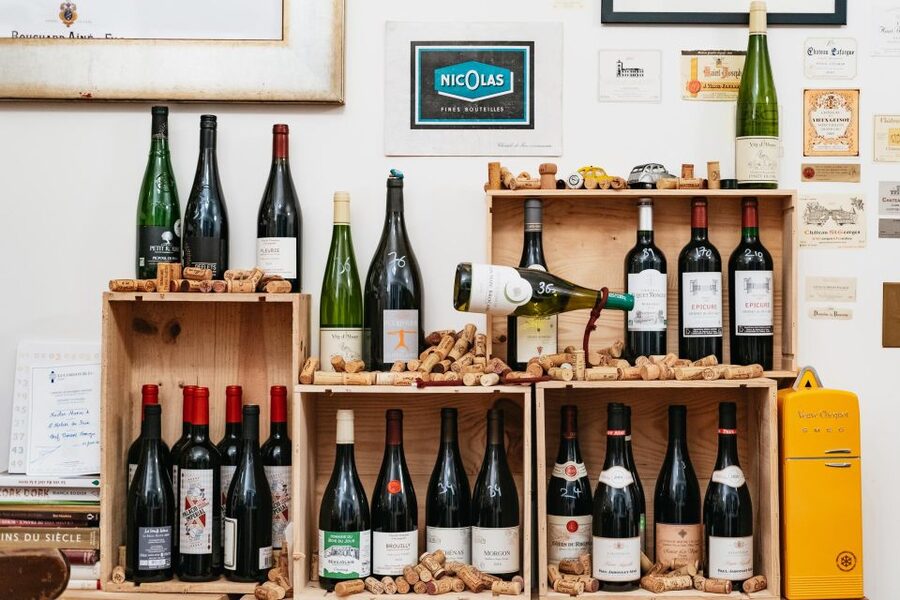 Paris: Wine Tasting Experience with 6 Wines and Cheese Board - Who should book this experience?