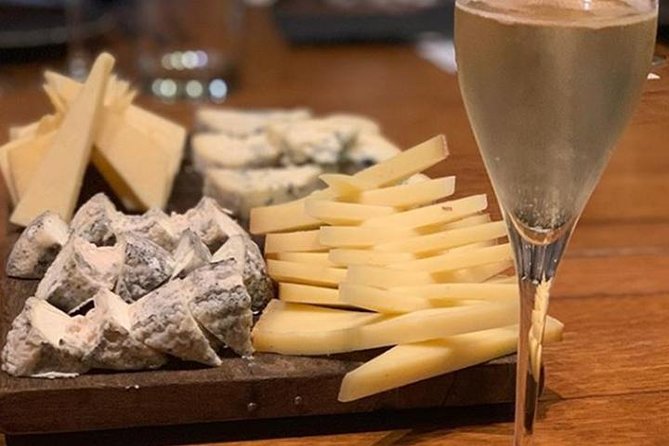 Paris Wine Tasting plus Cheese Lunch with an Expert Sommelier - Entering Ô Chateau at 68 Rue Jean-Jacques Rousseau