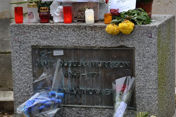 Pere Lachaise Cemetery Walking Tour in Paris - The Famous Graves Along the Route