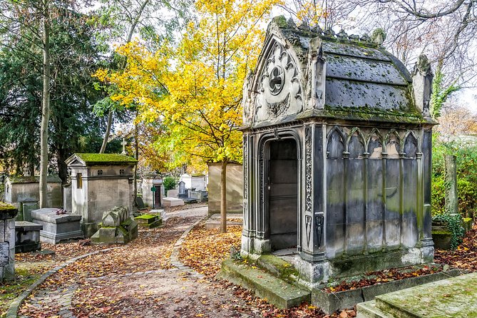 Père Lachaise Cemetery Walking Tour - Semi-Private 12ppl Max - Holocaust and war memorials