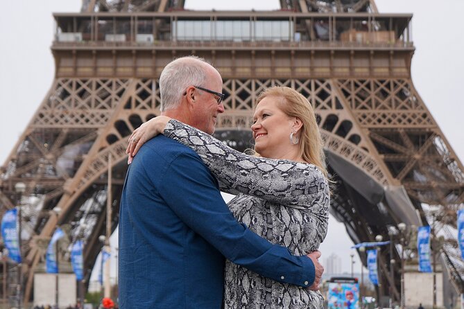 Photo Session in Paris - Photographer at the Eiffel Tower - Why a Trocadéro photo session works so well