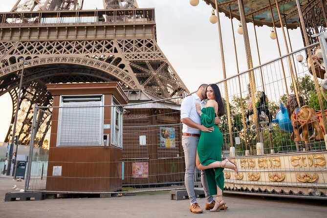 Photoshoot in Paris - Eiffel Tower - The first viewpoint: getting the classic Paris frame
