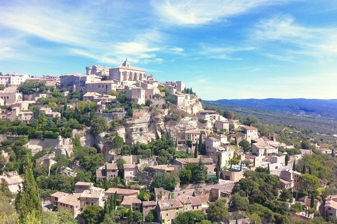 Picturesque Luberon - From AIX-EN-PROVENCE - Roussillon’s orange and red streets