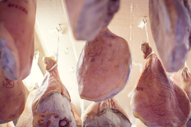 Pierre IBAIALDE: Guided Tour Ham Workshop, tasting - Timing the visit around Bayonne