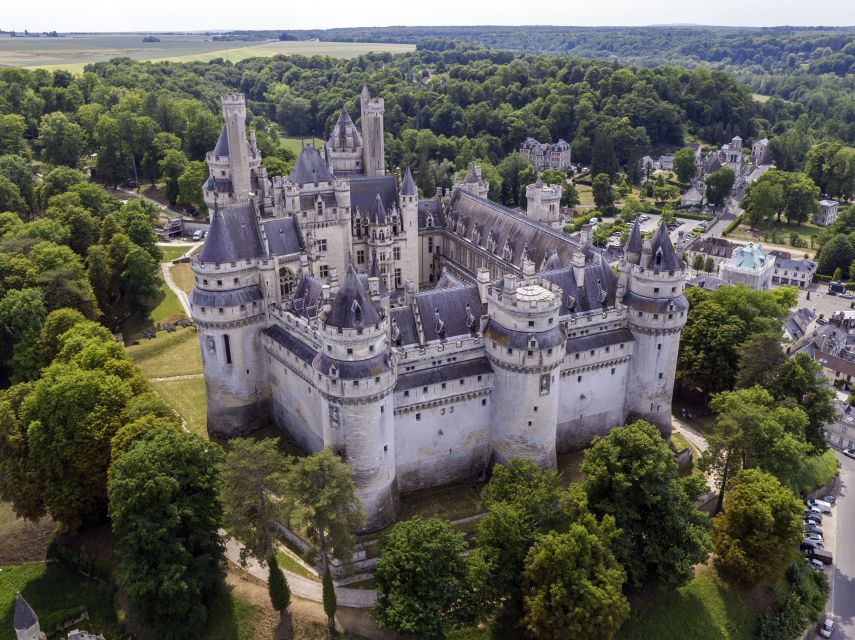Pierrefonds: Château de Pierrefonds Entrance Ticket - Entering through the courtyard and main rooms