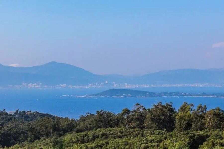 Porticcio: Coastal Train Ticket with Audio Guide & Tastings - The audio guide gives the ride more context
