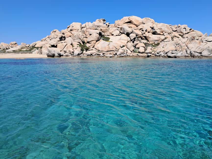 Porto-Vecchio : Discover Nature Through the Lavezzi Islands - A quiet pause at Piantarella Bay