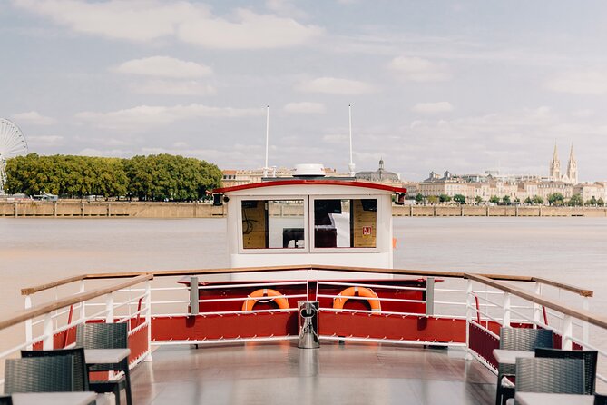 Prestige Commented Cruise glass of wine and Canelé in Bordeaux - Wine, canelé, and the small extras