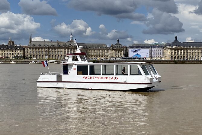 Prestige Commented Cruise glass of wine and Canelé in Bordeaux - What the 90-minute schedule feels like