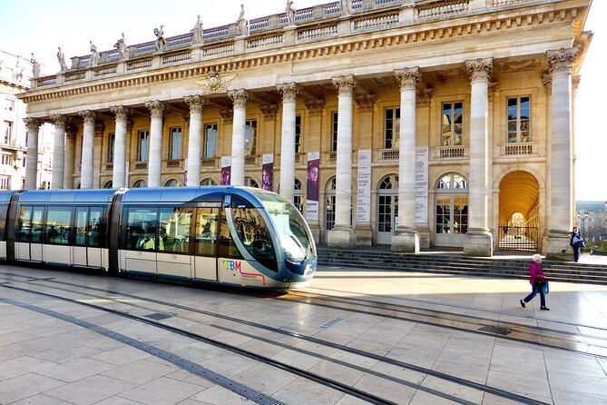 Private - Best of Bordeaux Walking Tour + Glass of Bordeaux Wine - Notre-Dame brings a quieter pause