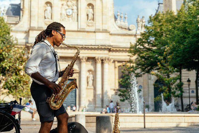 Private City Kickstart Tour: Paris - The Louvre, Pont des Arts, and the final view
