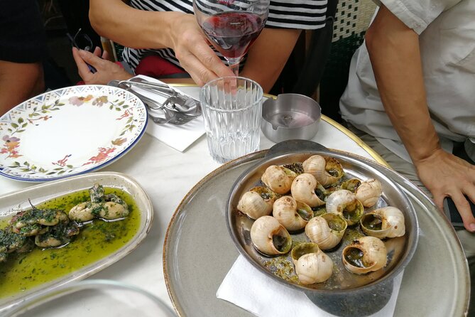 Private Foodie Tour in Paris: Exquisite French Cuisine - Hôtel de Sully: architecture between courses