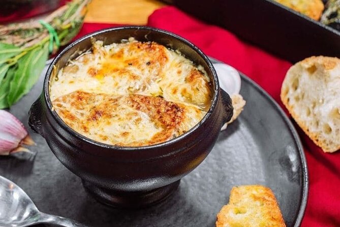 Private Foodie Tour in Paris: Exquisite French Cuisine - What the guides add to the experience