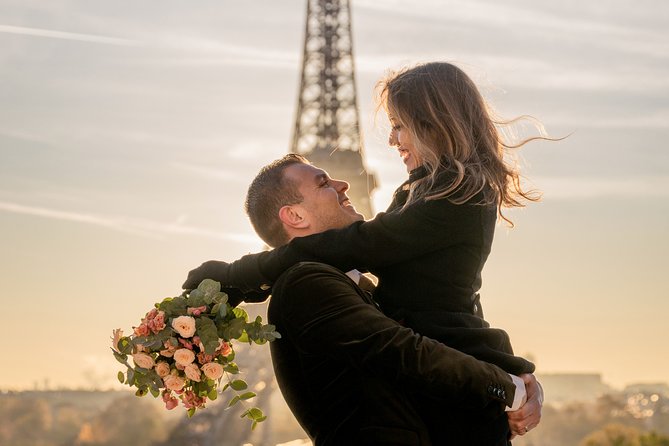 Private Guided Professional Photoshoot by the Eiffel Tower - Pose direction for people who dislike posing