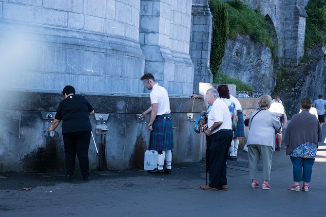 Private guided tours of Lourdes / Walking tour - The Sacred Heart parish church