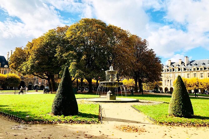 Private Half Day Historic Tour - Le Marais, from aristocratic quarter to fashionable district