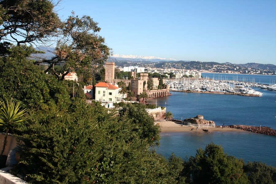 Private Half-Day Tour of the French Riviera in a Vintage Car - Mougins and Grasse: art, perfume, and a taste of Provence