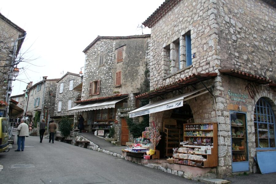 Private Half-Day Tour of the French Riviera in a Vintage Car - The Estérel coast road is the scenic alternative