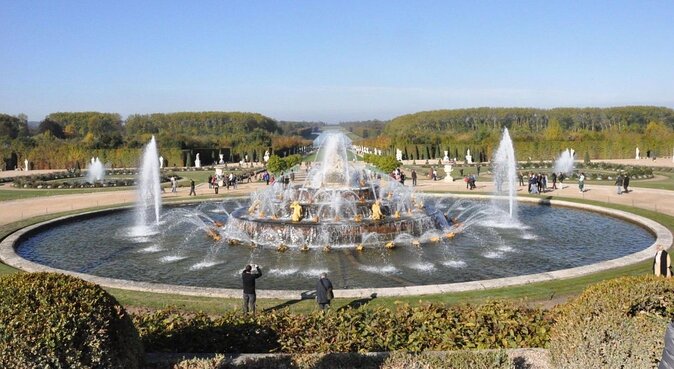 Private Half-Day Trip to Versailles from Paris with Macarons - The Royal Chapel and the idea of absolute monarchy