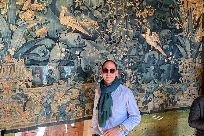 PRIVATE Louvre Wonders & Hidden Treasures Visit - Liberty Leading the People and the Louvre’s political side