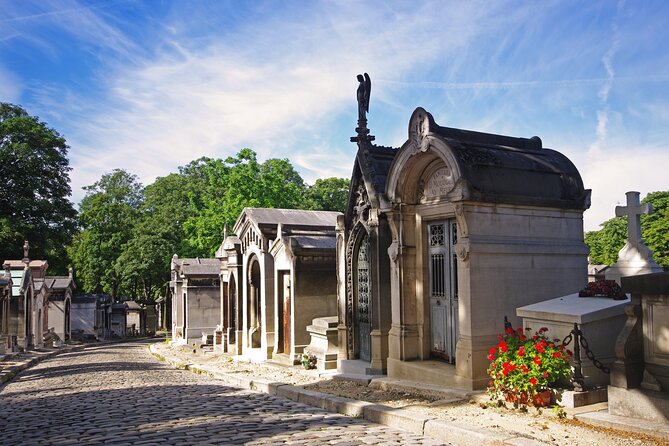 Private Père Lachaise Cemetery Walking Tour - Why Père Lachaise Works Best With a Guide