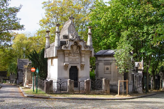 Private Père Lachaise Cemetery Walking Tour - What the 90-Minute Route Can and Cannot Do