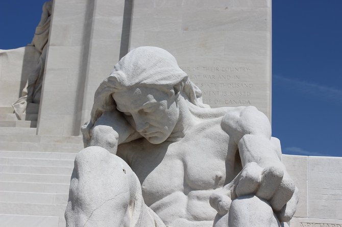 Private Round Trip Transfer to Vimy Ridge from Arras - Getting your bearings at the memorial