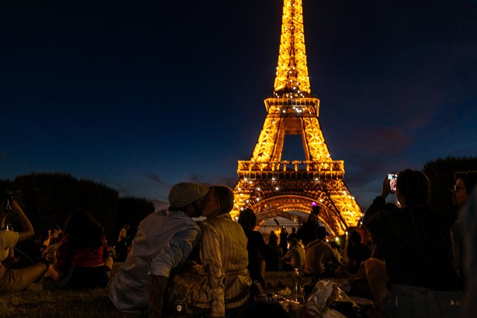 PRIVATE TOUR: Highlights & Hidden Gems of Paris With Locals - What the three-hour schedule really feels like