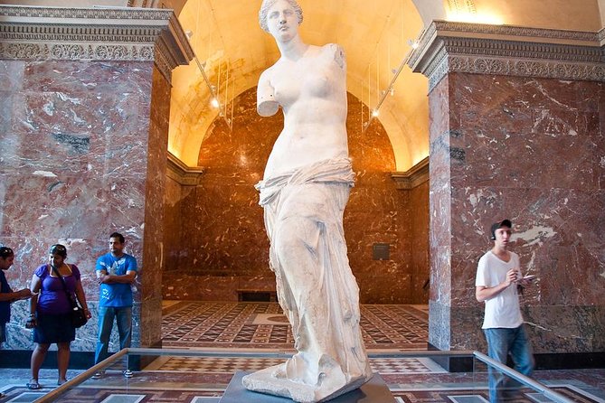 Private tour Louvre By night - Priority entry and the first steps inside