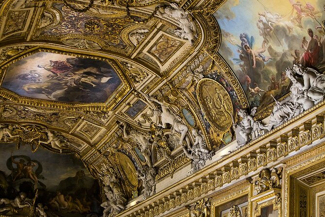 Private tour Louvre By night - Accessibility and walking considerations