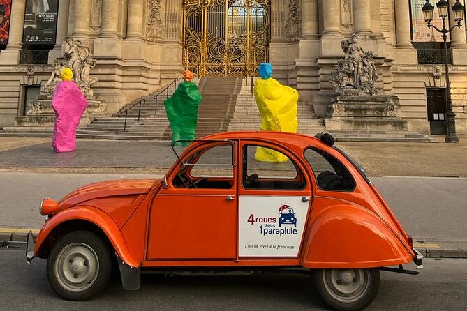 Private tour Paris Sightseeing 2 hours in Citroën 2CV - Starting near the Petit Palais