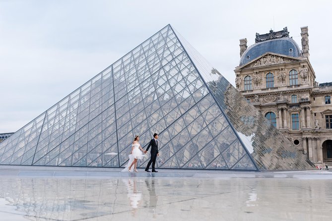 Private Tour: Personal Travel Photographer Tour in Paris - How the photographers handle people and poses