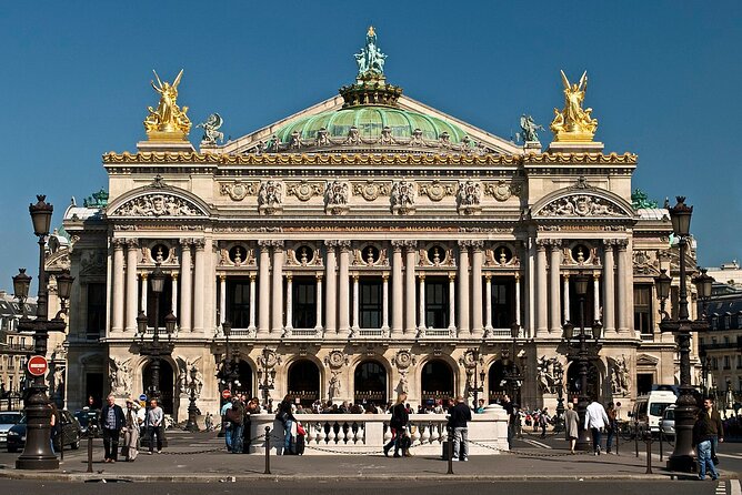Private transfer from PARIS city to CDG or ORY airport - The drivers: punctual, polite, and not all identical